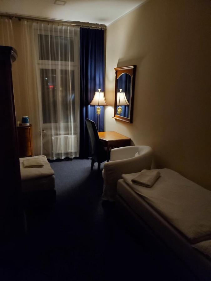 Hotel Koruna Penzion Teplice nad Metují Exterior foto